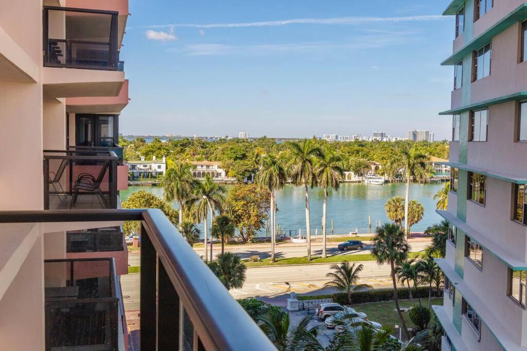 3 Bedroom Apt Ocean-Front Resort The Alexander Miami Beach Exterior photo