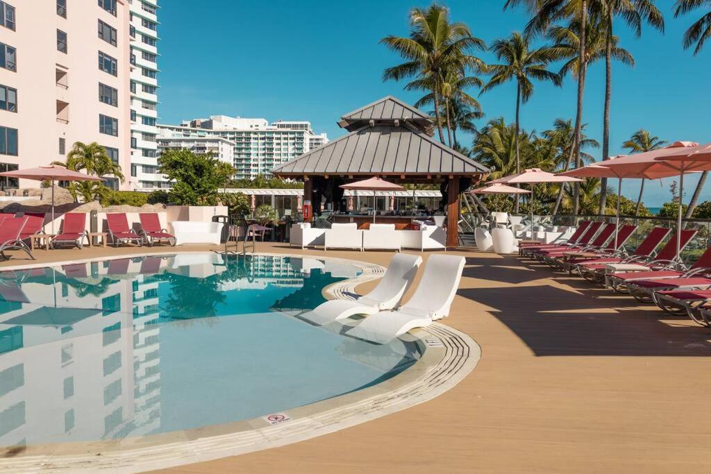 3 Bedroom Apt Ocean-Front Resort The Alexander Miami Beach Exterior photo