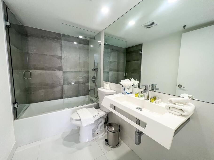 3 Bedroom Apt Ocean-Front Resort The Alexander Miami Beach Exterior photo
